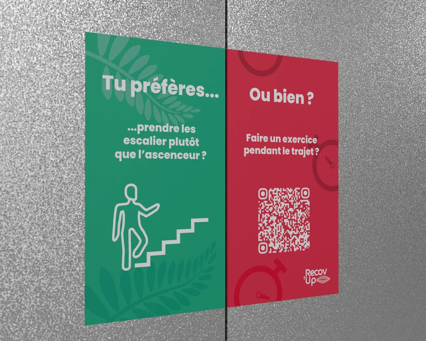 Le sticker Recov'Up sur les portes d'un ascenseur : prendre l'escalier, ou faire un exercice pendant le trajet.